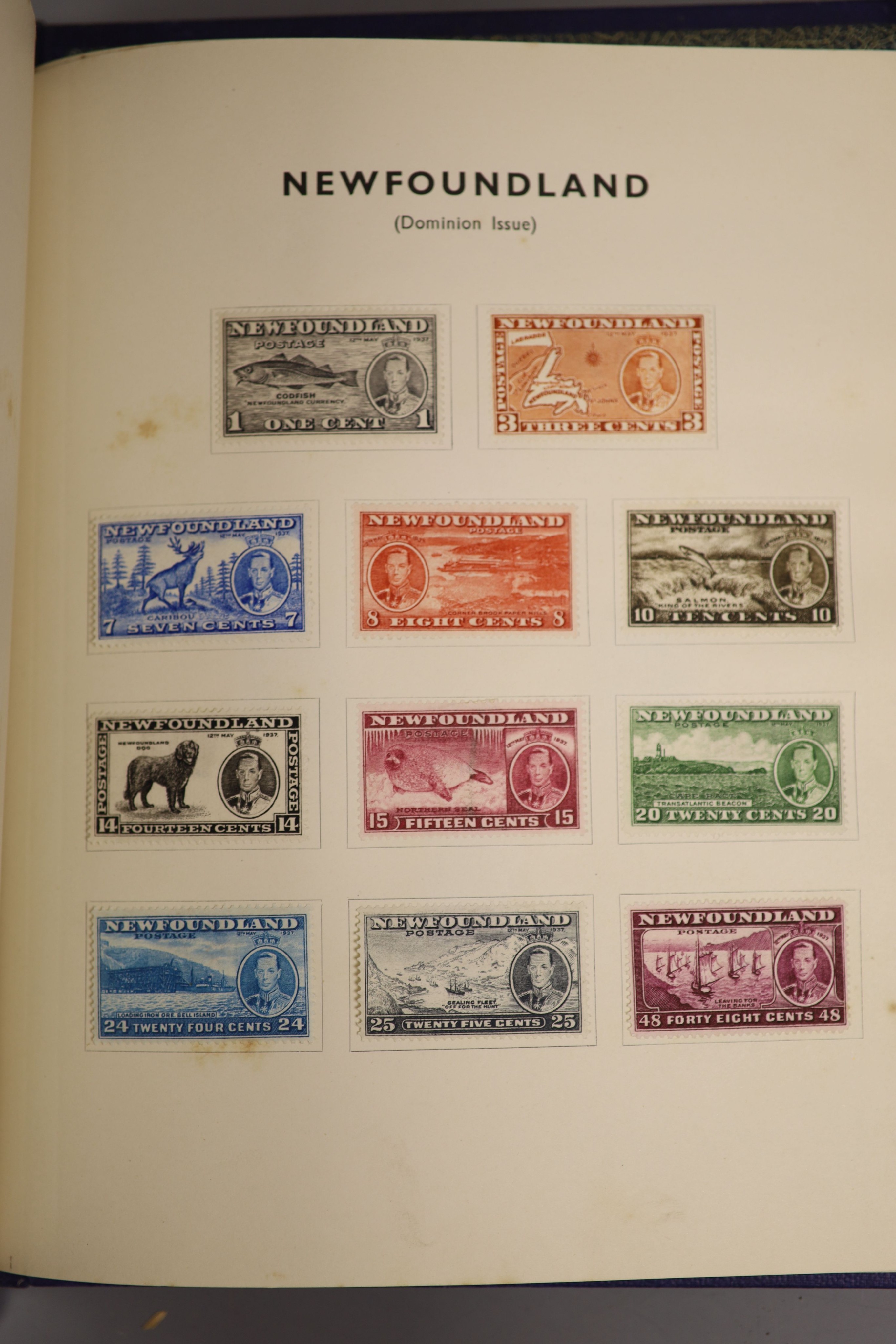 A quantity of world stamps